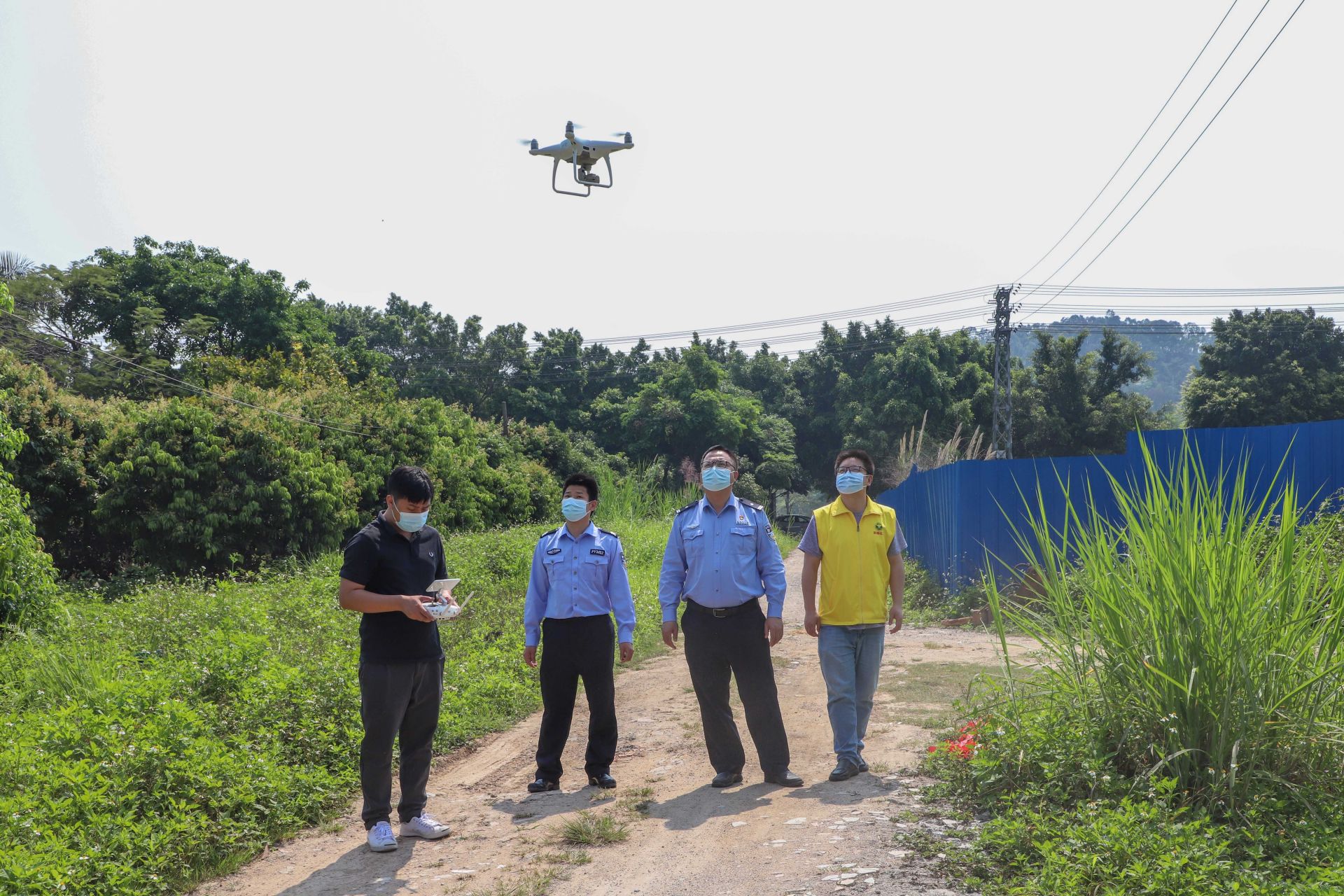 東莞借助無人機開展鏟毒陸空巡查(圖1)