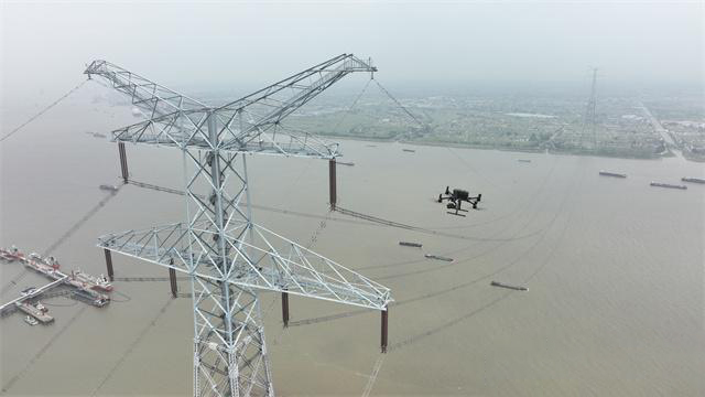 無人機自動巡檢已覆蓋江蘇重要輸電線路(圖1)