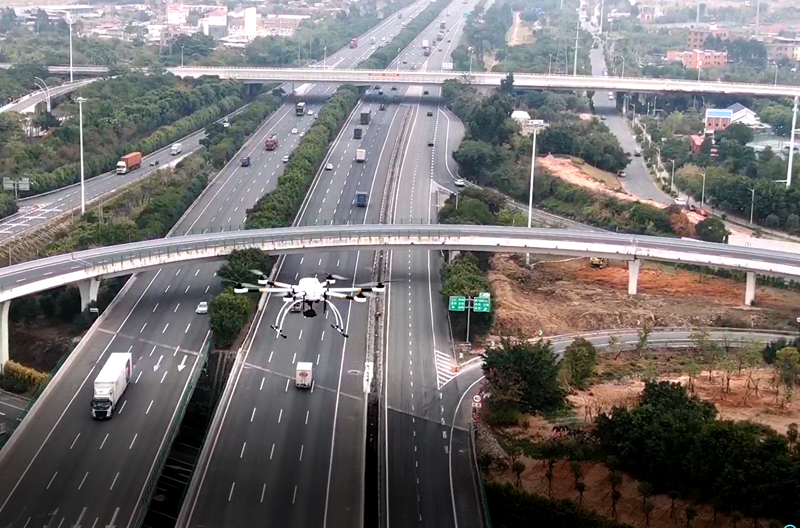 廈門高速交警啟用“無(wú)人機(jī)空地一體交警執(zhí)法新(圖1)